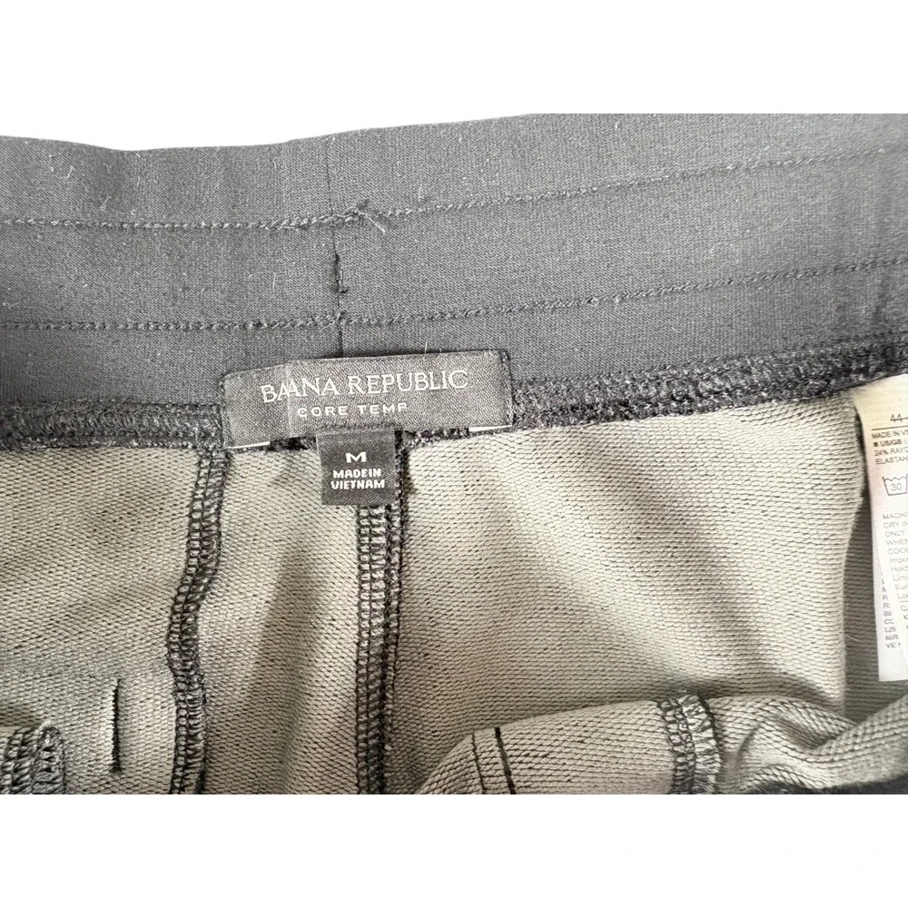 Banana Republic Core Temp Cargo Shorts Mens Medium Black Drawstring Flap Pockets